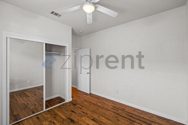 Building Photo - 1137 St Croix Way