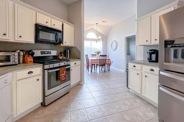 Building Photo - 1809 Village Ct Ln