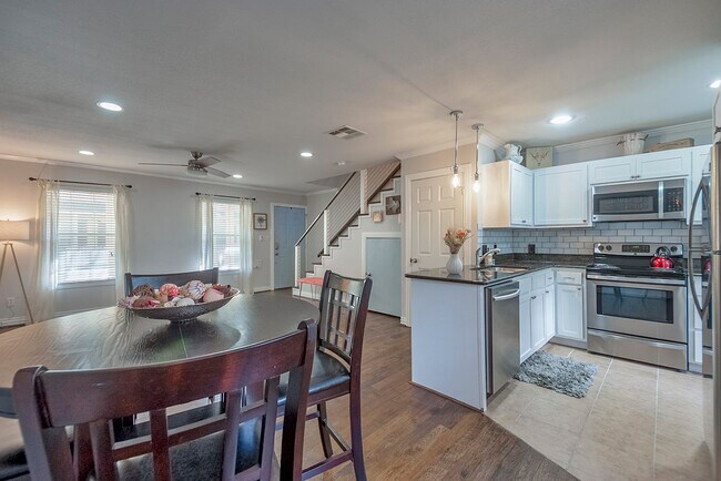 Building Photo - 4710 Bradford Dr