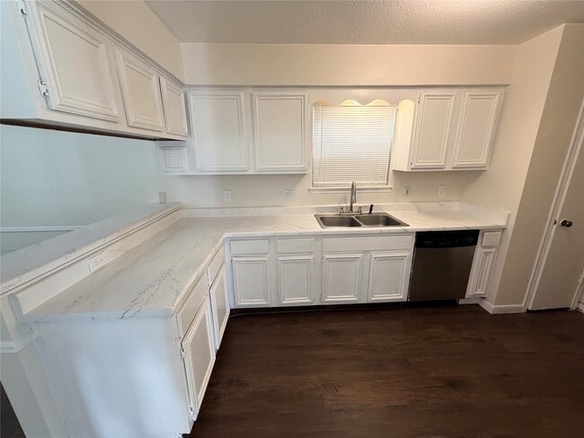 Building Photo - 1367 Gentle Bend Dr