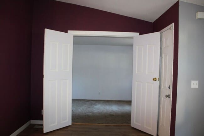 Building Photo - 5266 Sunset Dr