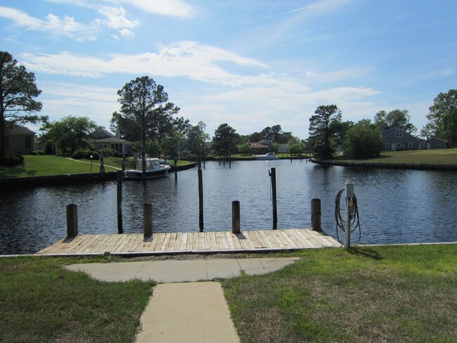 Building Photo - Private Dock Waterfront! Beautiful 3BR/2BA...