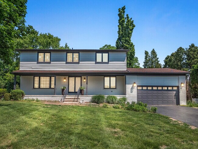 Building Photo - 315 E Hickory Grove Rd