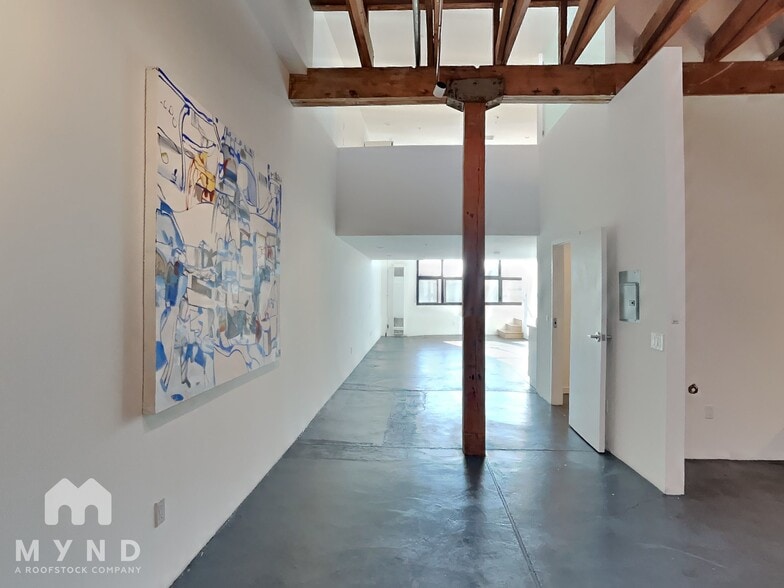Building Photo - 373 4th St