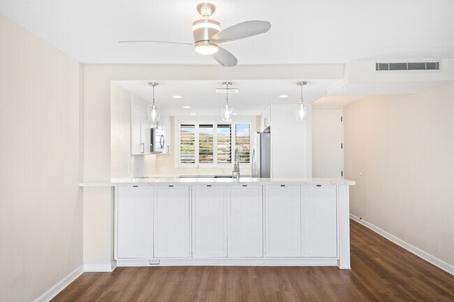 Building Photo - 500 Lunalilo Home Rd