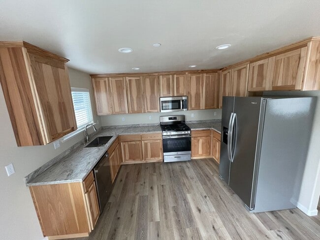 Building Photo - 1122 Chelsea Wy