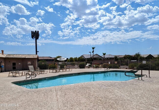 Building Photo - 10867 W Chino Dr