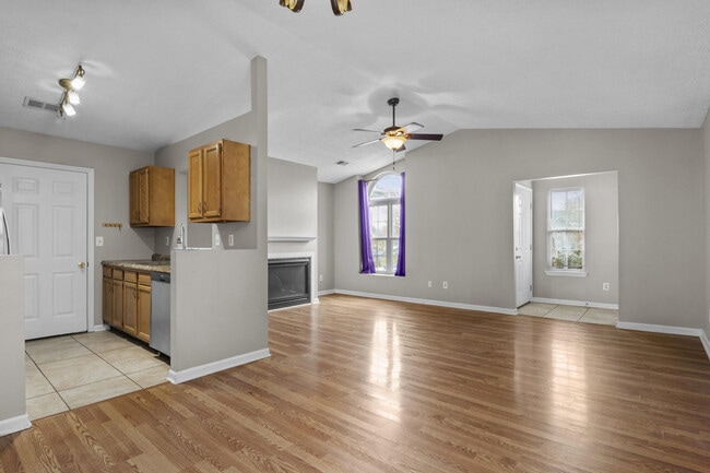 Building Photo - 889 Revere Run Dr