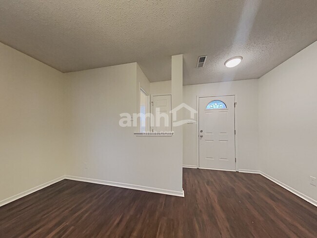 Building Photo - 6721 Earlswood Dr