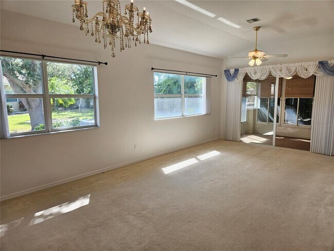 Building Photo - 920 Onager Ct