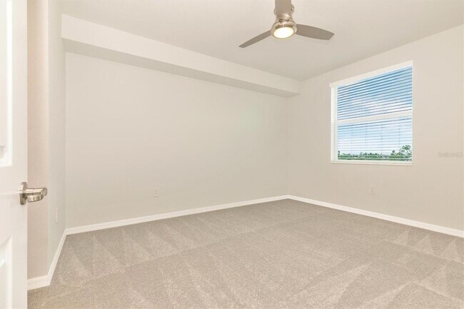 Building Photo - 12320 Wellen Golf St