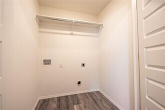 Building Photo - 825 S Rupple Rd