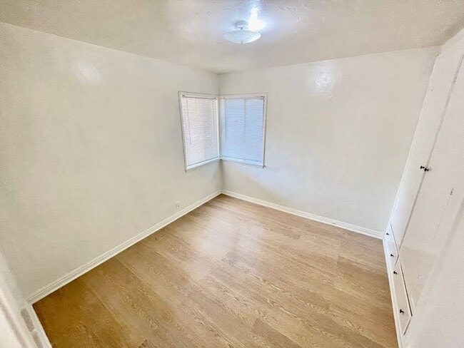 Building Photo - 5769 Eugene St