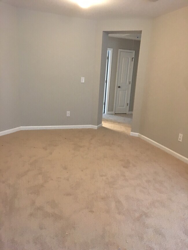 Building Photo - 1256 Elderwood Way