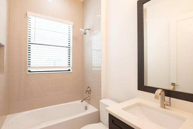 Building Photo - 12705 Solana Bay Cir