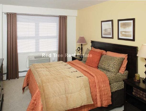 Building Photo - 185 Freeman St