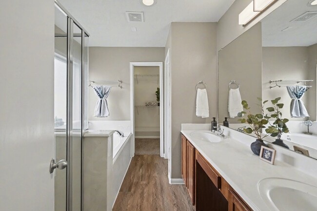 Building Photo - 10235 Mills Run Dr