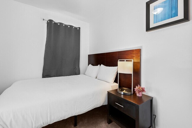 Building Photo - 4878 Tarnow St