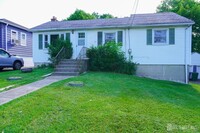 Building Photo - 140 Harding Ave