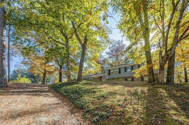 Building Photo - 6640 Williamson Dr NE