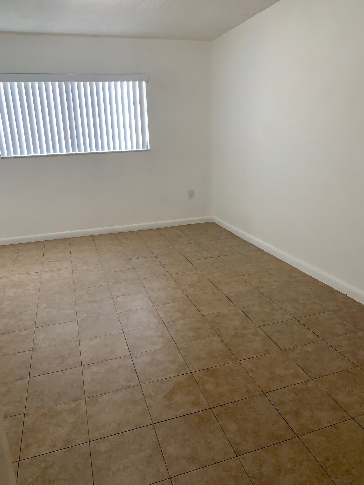 Building Photo - 6130 W 19th Ave