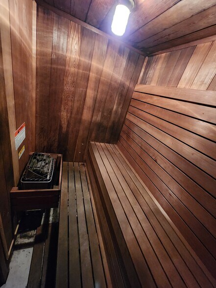 Sauna - 18645 Hatteras St