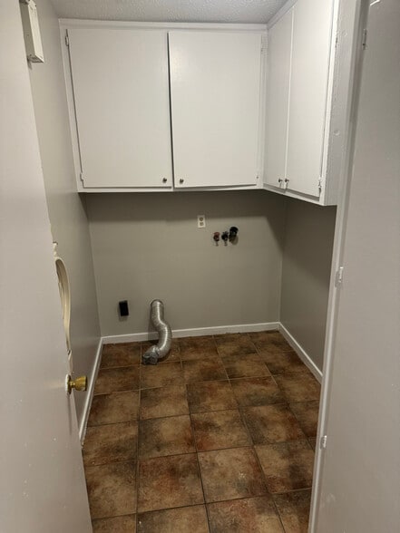 Building Photo - 238 Garrett St