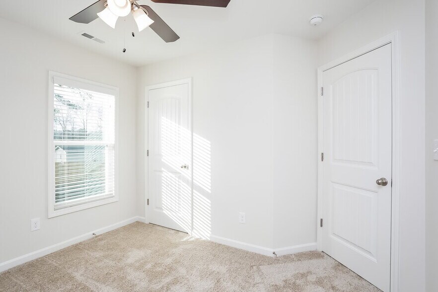 Building Photo - 377 Crawford Pkwy