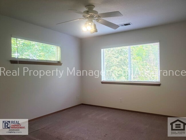 Building Photo - 470 SW 150th Ave