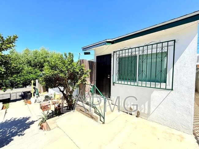 Building Photo - 4308-4308 City Terrace Dr