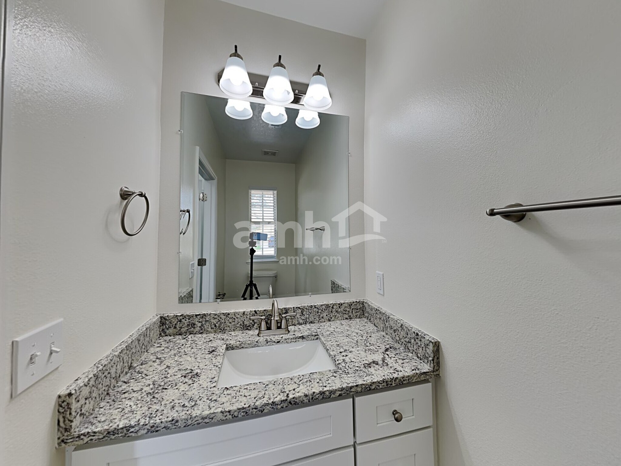 Building Photo - 4860 Windbourne Way