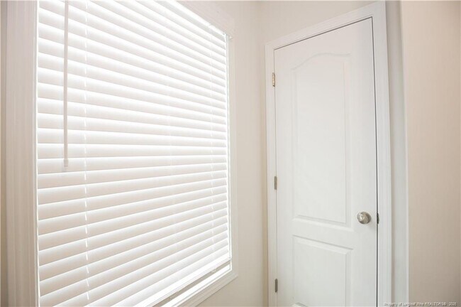 Building Photo - 1170 Camellia Dr