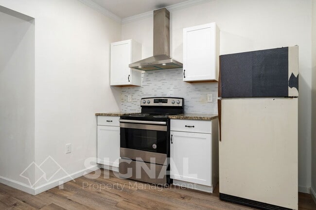 Building Photo - 515 80th St S
