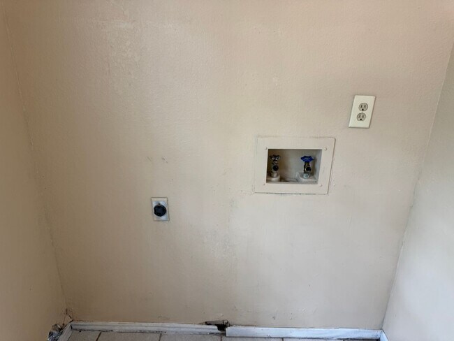 Building Photo - 11606 Castle Rock Ct