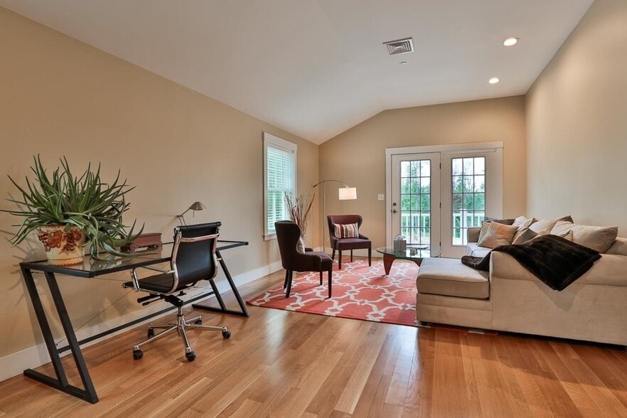 Building Photo - 26 N Main, 3