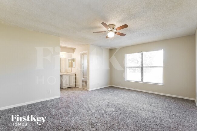 Building Photo - 1051 Shepherd Ave