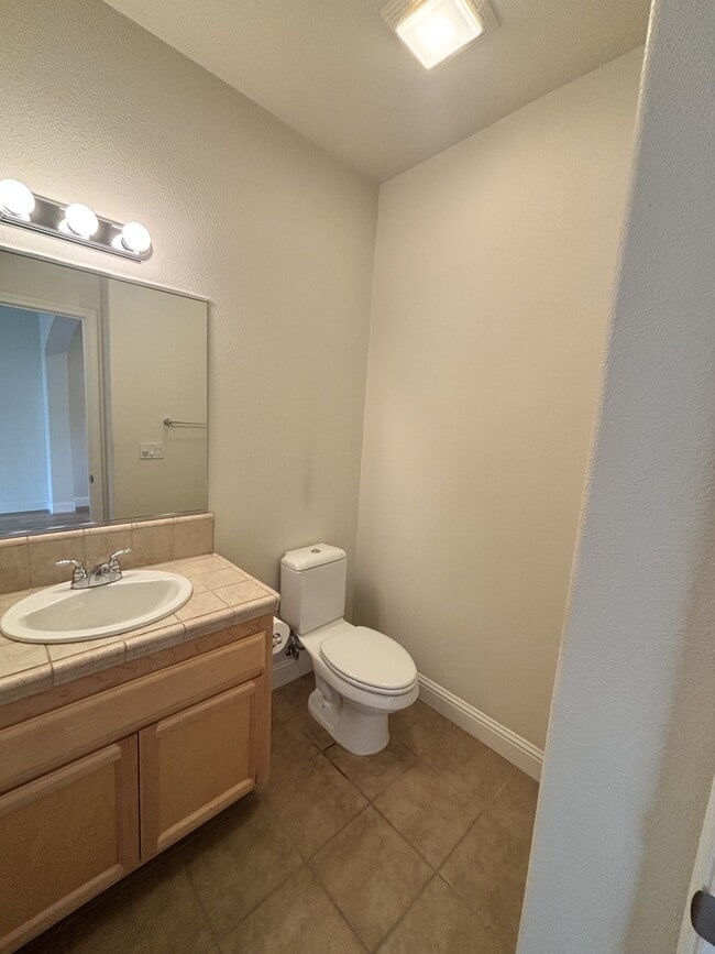 Building Photo - 114 Ironhorse Place