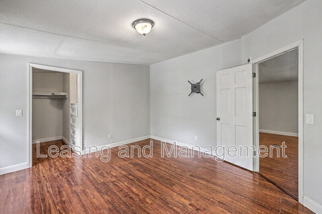 Building Photo - 3585 Riley Wright Rd