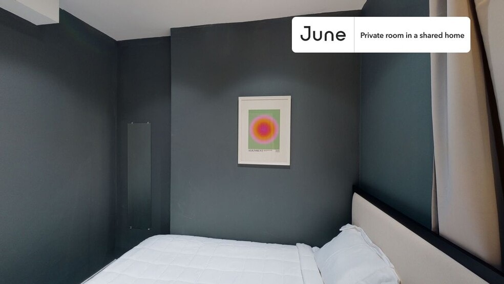 Building Photo - Room in Shared 2 bed/1 bath home