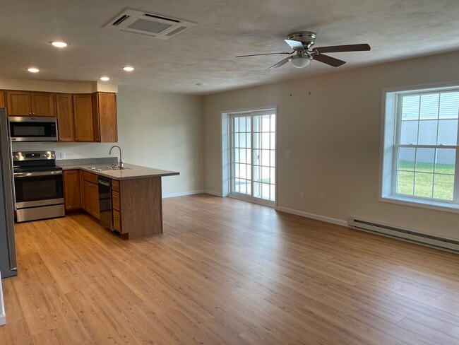 Building Photo - 7 Davian Dr