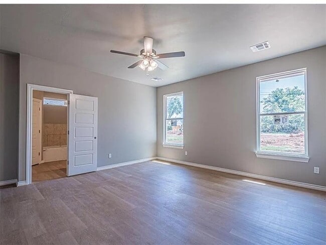 Building Photo - 124 Cedar St