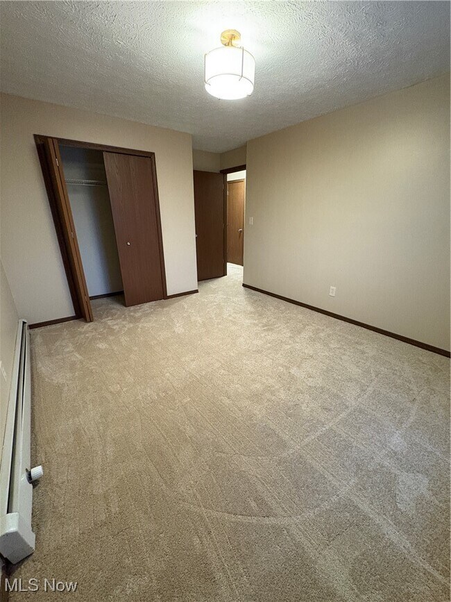 Building Photo - 66 Carter Cir