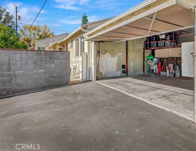 Building Photo - 557 N Rosemary Ln