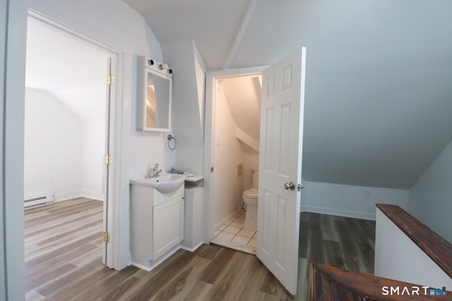 Building Photo - 10 Park St