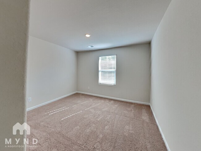 Building Photo - 168 Taverners Ln