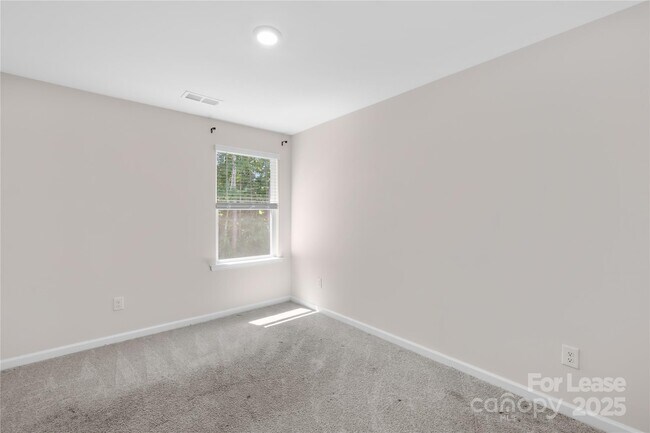 Building Photo - 8113 Murray Br Dr