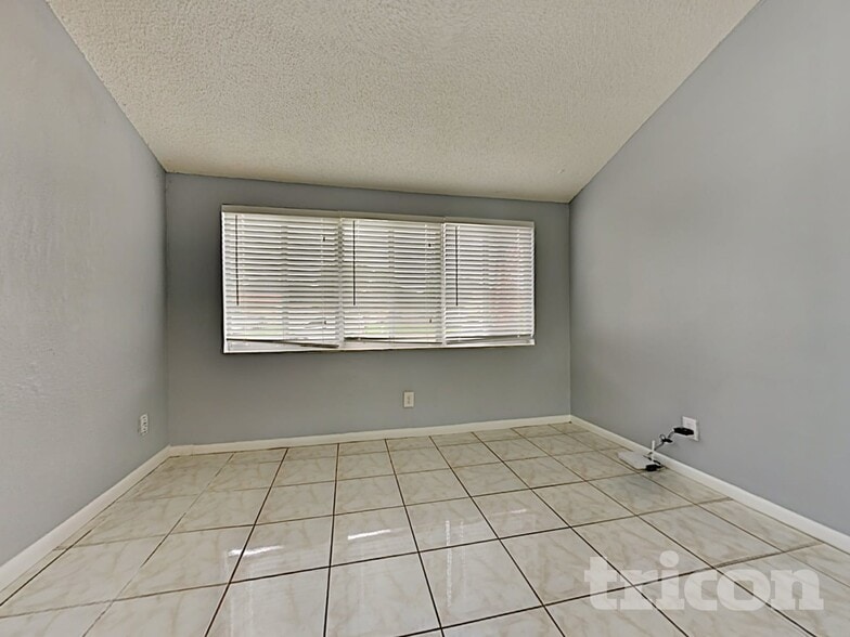 Building Photo - 8235 Donaldson Dr
