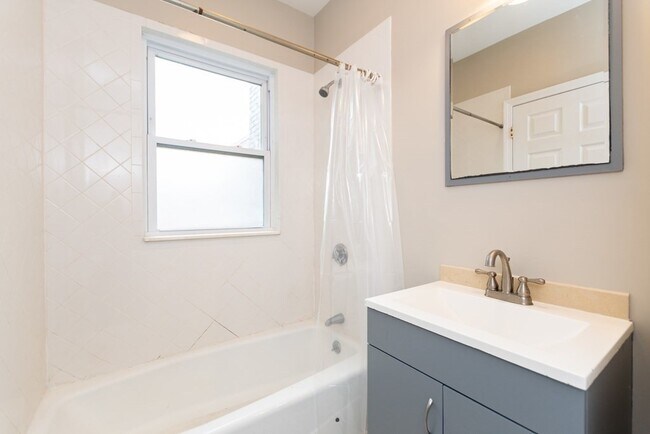Building Photo - 168 Allston St