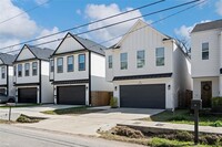 Building Photo - 5706 Balbo St