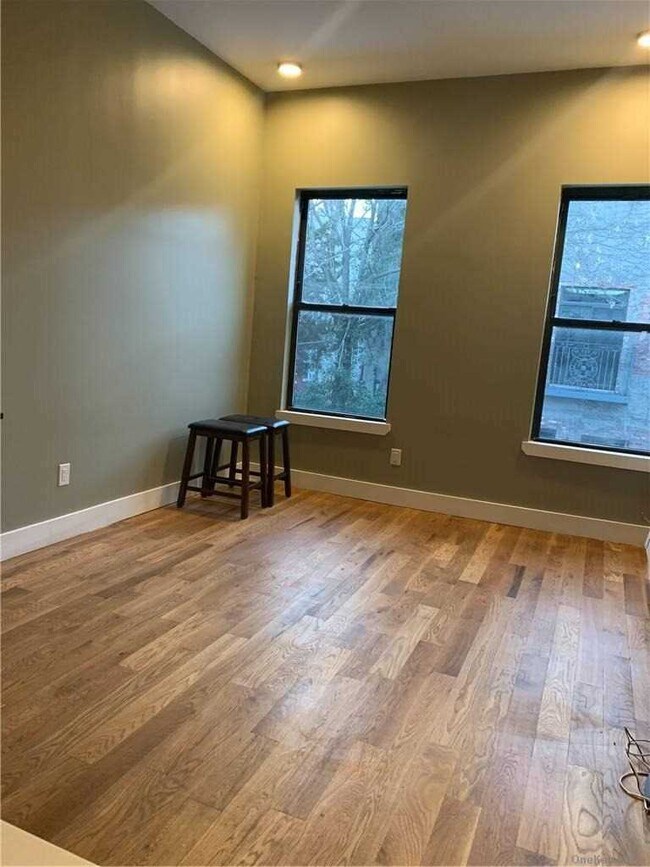 Building Photo - 1815 Putnam Ave